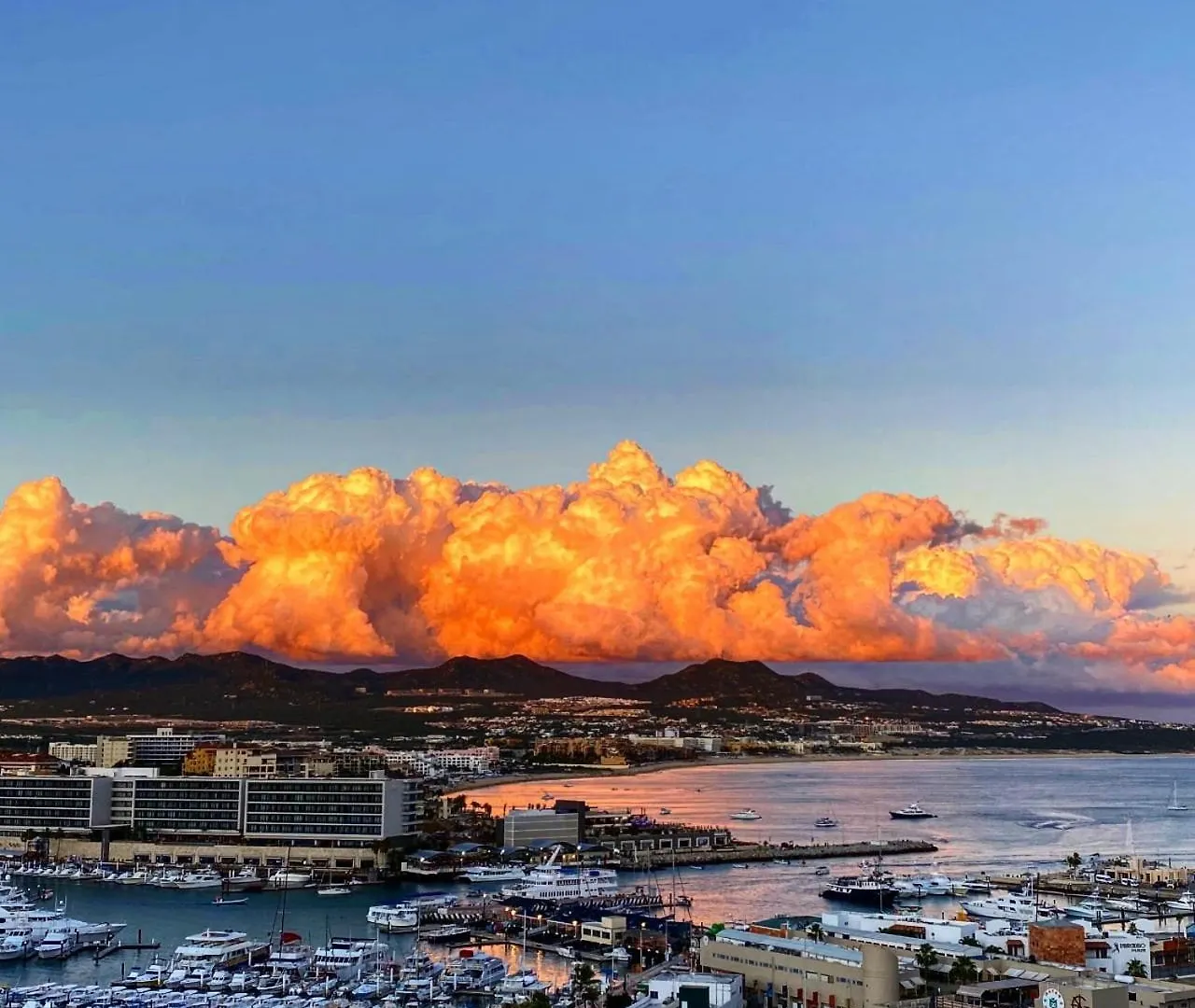 Dom wakacyjny Hot Spot Overlooking Cabo Marina Private Terrace Cabo San Lucas Meksyk